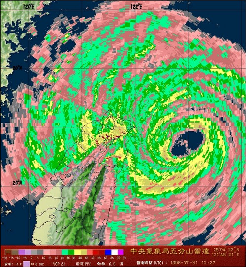 1996年7月31日賀伯颱風雷達回波圖。