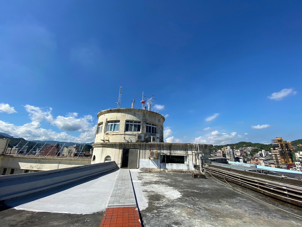 1952年基隆測候所二沙灣站址建築。點此顯示大圖(彈出視窗)