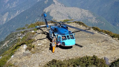 1990年底整建直升機停機坪，供空軍救護隊高山飛行訓練用。點此顯示大圖(彈出視窗)
