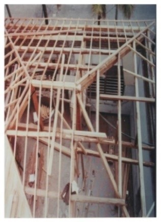 1987年2月房屋增建四坡屋頂形式。點此顯示大圖(彈出視窗)